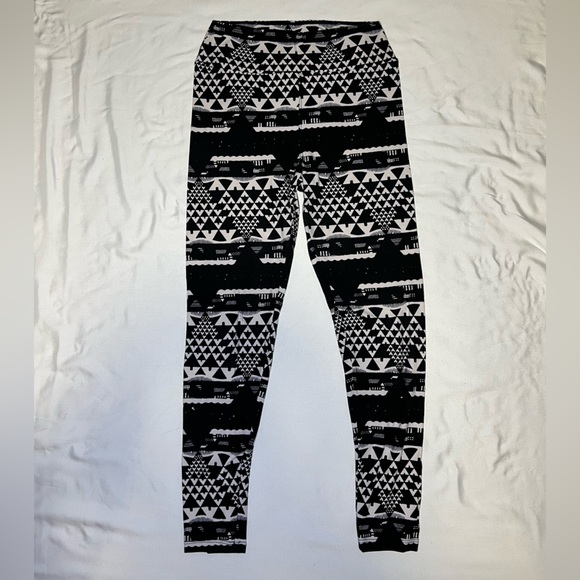 Lularoe black and white triangle print leggings - Picture 1 of 2